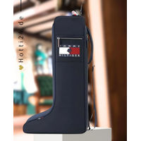 Produktbild von Tommy Hilfiger Equestrian Stiefeltasche Signature in Blau und Gold