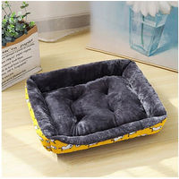 Produktbild von TPFLiving Hundebett und Katzenbett mit Baumwollfüllung für erwachsene Tiere in verschiedenen Größen