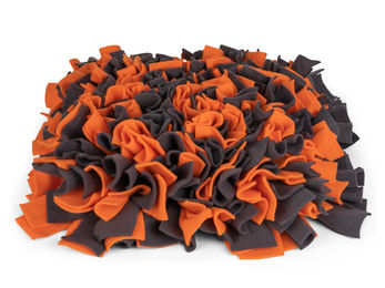 TrendPet Schnüffelteppich für Hunde aus Filz Intelligenzspielzeug Orange – Bild 1 von 12