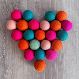 Treusinn Hundespielball FILZY aus 100% natürlicher Filzwolle Ø 6 cm – Bild 1 von 1