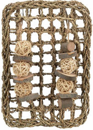 Trixie Knabberspielzeug Matte aus Naturmaterial für Kaninchen mit Spielzeugen aus Seegras in Beige – Bild 1 von 3