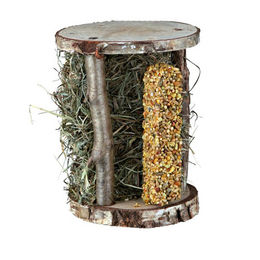 Trixie Natur-Snack Holzturm mit Bergwiesenheu und Knabberstange für Kaninchen - 110 g – Bild 1 von 4