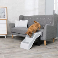 Produktbild von Trixie Tiertreppe aus Kunststoff in Grau 34 x 39 x 54 cm