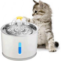 Produktbild von TUWENA Trinkbrunnen aus Edelstahl mit Aktivkohlefilter und Wasserstandsfenster 2,4L Weiß