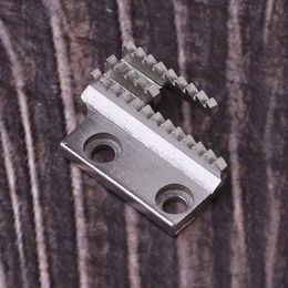 Produktbild von Universal-Nähmaschinenteile B Typ 13-Zähne-Transporteur