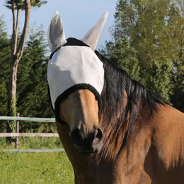 Umbria Equitazione Fliegenmaske für Pferde mit Ohrenschutz aus Kunststoff in Weiß Größe M – Bild 1 von 2