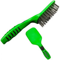 Produktbild von Umbria Equitazione Kamm für Mähne und Schweif mit ergonomischem Griff aus Naturmaterial in Grün