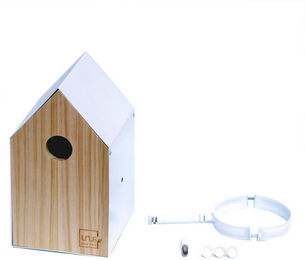 UNUS Living Vogelhaus aus Holz mit Dachrinnenbefestigung in Weiß oder Braun – Bild 1 von 6