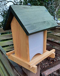 Produktbild von Vogelfutterhaus zum Aufhängen oder Aufstellen aus Holz 21 cm
