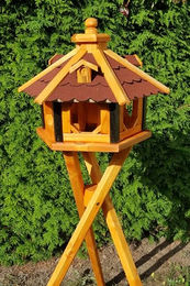 Vogelhaus aus Holz wetterfest mit Ständer (Größe L, Rot) – Bild 1 von 2