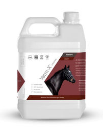 Produktbild von Verm-X Kräutermischung für Pferde und Ponys Junior zur Unterstützung der Magen-Darm-Verdauung als flüssiges Ergänzungsfutter