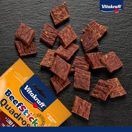 Vitakraft Beef Stick Quadros Hundeleckerli Rind mit Kartoffel und Leber ohne Zuckerzusatz 70g - 7 x 70 g – Bild 1 von 10