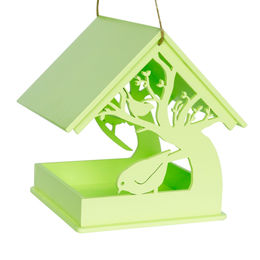 Vogelfutterhaus Mina mit Baum-Motiv von HTI-Living in Grün aus Holz – Bild 1 von 2