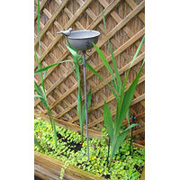 Produktbild von Vogelhaus aus Metall in Grau