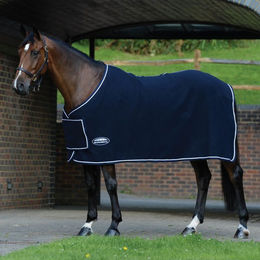 Produktbild von Weatherbeeta Wollmix Turnierdecke mit Brustlatz Standard