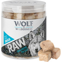 Produktbild von Wolf of Wilderness RAW Snacks gefriergetrocknet Lachsfilet große Würfel - 4 x 70 g
