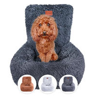Produktbild von Wahre Tierliebe Fluffy Hunde Autositz aus Plüsch mit Sicherheitsgurt in Schwarz-Weiß für kleine mittlere und große Hunde