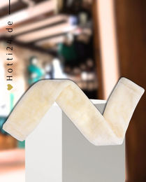 Produktbild von Waldhausen Sattelgurtschoner Creme Beige aus synthetischem Fell
