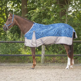 Produktbild von Wasserdichte Pferdedecke QHP aus Polyester in Schwarz oder Blau