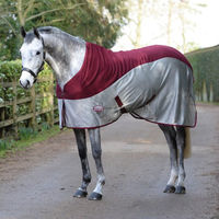 Produktbild von Weatherbeeta Micro-Air Standard Neck Cooler Rug Abschwitzdecke aus Fleece in Rot-Grau