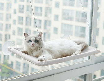 XDeer Katzen-Hängematte Fensterliege aus Plüsch für erwachsene Katzen in Grau und Weiß – Bild 1 von 2