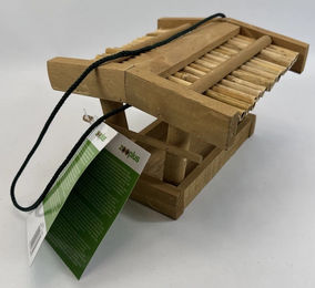 Zooplus Vogelhaus Kitzbühel Hängendes Futterhaus aus Holz in Braun – Bild 1 von 2
