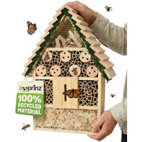 Produktbild von Zooprinz Insektenhotel XXL aus Vollholz mit Bambus und Schutzgitter zum Aufhängen